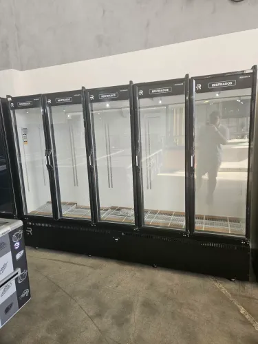 refrigerador expositor 5 portas para frios e bebidas 0 a 7 graus interno branco