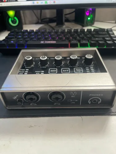 Interface de Áudio Teyun Q-16 USB 2 Canais