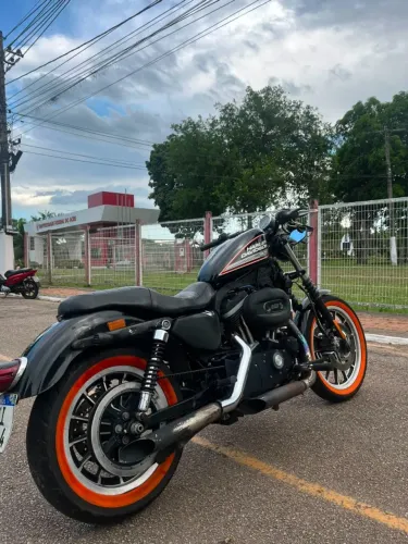 Harley-Davidson XL 883R