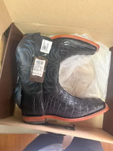 Bota Jácomo couro de jacaré preta