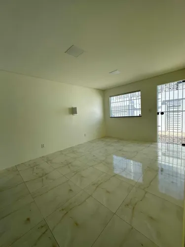 CASA EM RUA PÚBLICA NA ATALAIA [57811]