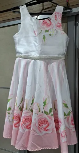 Vestido infantil Gabriela aquarela tamanho 12