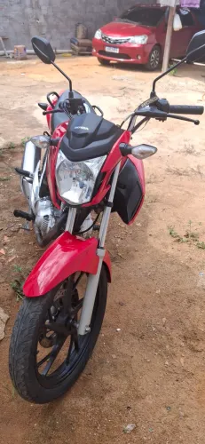 Vendo moto Honda Fan 160 Vermelha ano 2024.