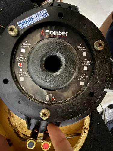 Vendo subwoofer bomber slim 350wrms