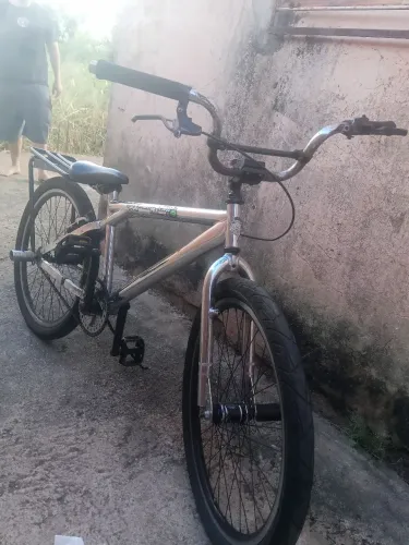 Bike montadinha relíquia 