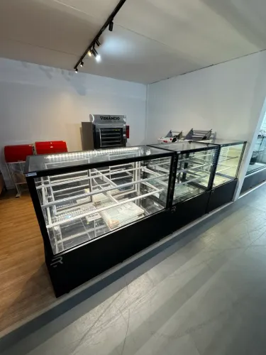 Conjunto de Vitrine Titanium Premium Refrigerada 1,00 x Seca 1,45 x Aquecida 1,00