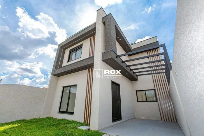 Sobrado de alto padrão, com 3 quartos à venda, 120 m² por R$ 945.000 - Santa Quitéria - Cu