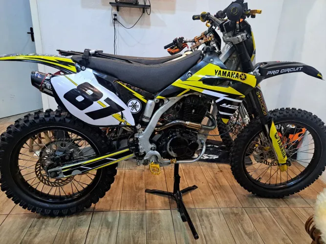 VENDO YZF DE TRILHA , 11.500 aceito cartão de crédito até 24x.