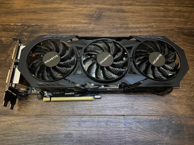 GTX 970 - 4GB - 256 BITS - GIGABYTE WINDFORCE