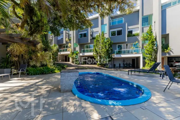 Casa à venda em Vila Assunção com 271 m², 3 quartos, 1 suíte, 3 vagas