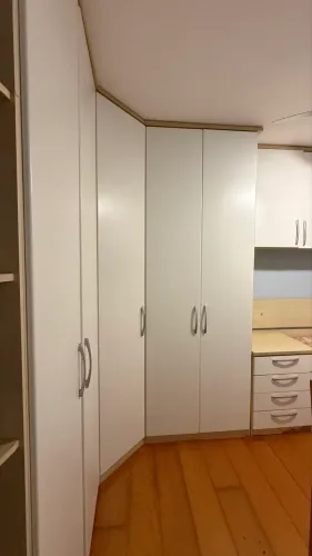 QUARTO EM APTO MOBILIADO - ESTREITO | PRÓX. À IGREJA DE FÁTIMA