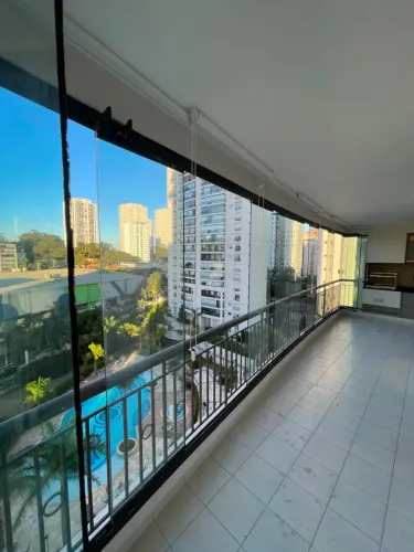 Imóvel para aluguel possui 171 metros quadrados com 3 quartos em Santo Amaro - São Paulo -