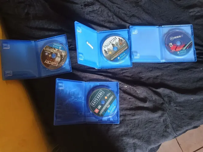 Jogos de ps4 mídia física usados bom