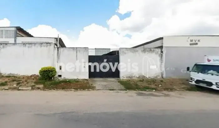 Galpão à Venda Próximo à Av. Maria Quitéria | 600 m²; de Terreno | Feira de Santana