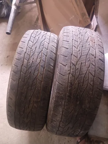 Vende-se dois pneus aro 17 peças 150