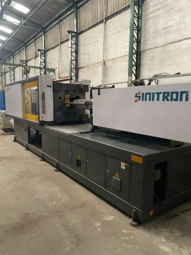 Injetora plástico Sinitron 320ton bomba variavel