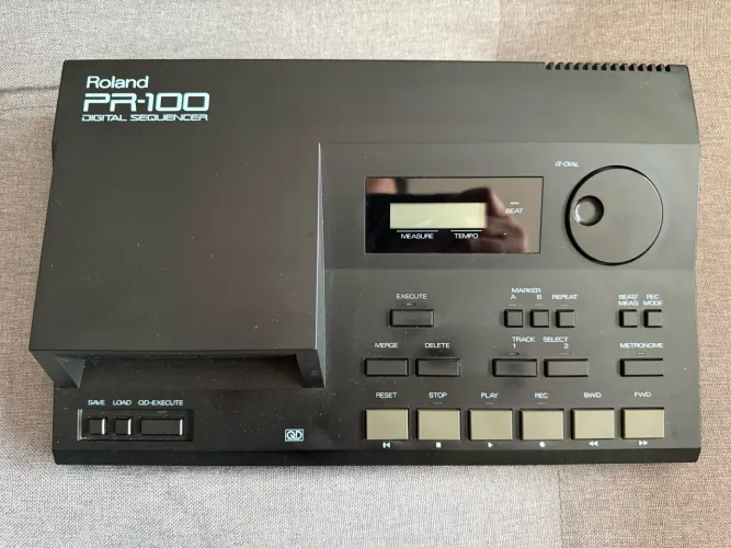 Roland PR-100 sequenciador MIDI
