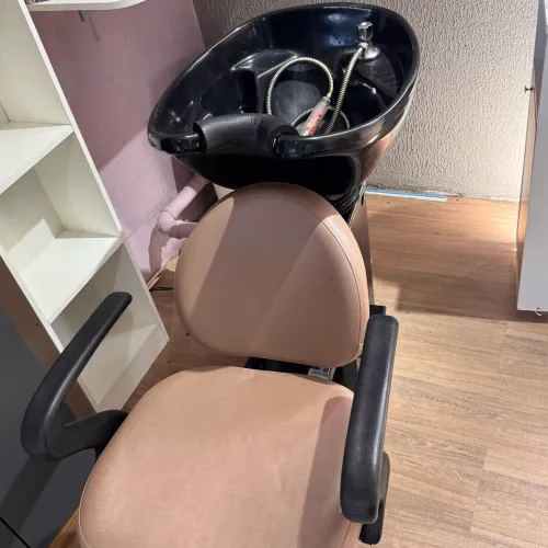 Lavatório Haisan em perfeitas condições?lindo e confortável
