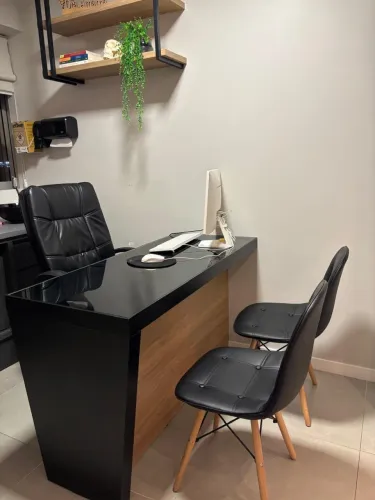 Mesa para consultório