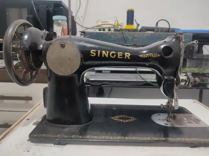 Máquina de costura Singer