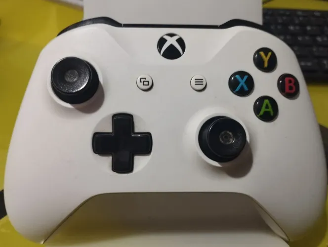 Controle xbox one s branco (leia)