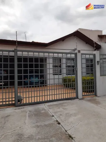 Casa com 3 dormitórios, sendo 1 suíte à venda, 140 m² por R$ 950.000 - Parque São Lourenço