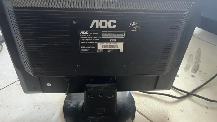 Monitor AOC 17? - modelo 717W