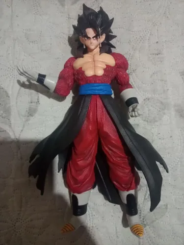Boneco do Goku