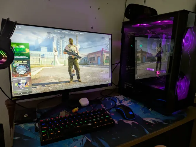 Computador Completo R5 5500 RX 7600 com suporte articulado
