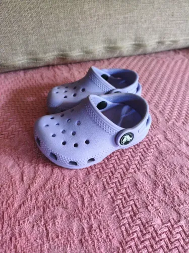 Crocs original C4. Pouco uso.