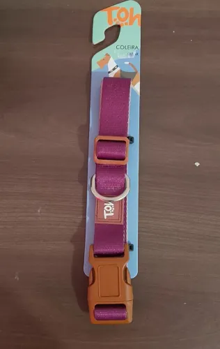 1 Coleira da marca Toh cor bordo caqui
