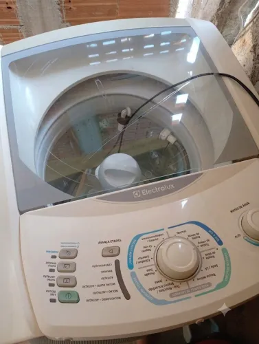Máquina de lava funcionando