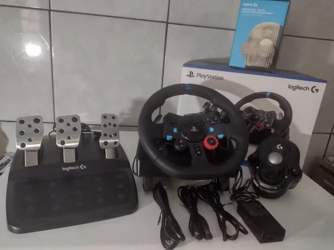 Vende-se Kit Volante Logitech G29 Driving Force + Câmbio Logitech Driving Force Shifter