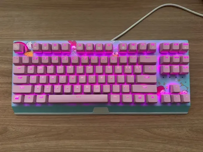 Teclado mecânico Razer Hello Kitty edição limitada