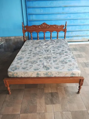 Vendo Cama de casal com colchão, Whats * Anápolis 