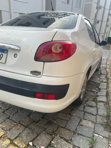Peugeot 207 Sedan Passion XR 1.4 Flex 8V 4P 2011