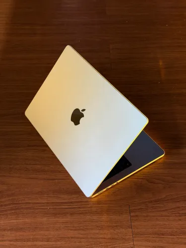 MacBook Pro 14 M2 Pro 2023 16GB RAM / 1TB SSD - USADO