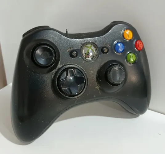 Controle Xbox 360 original com defeito. Leia a descrição para mais informações. 