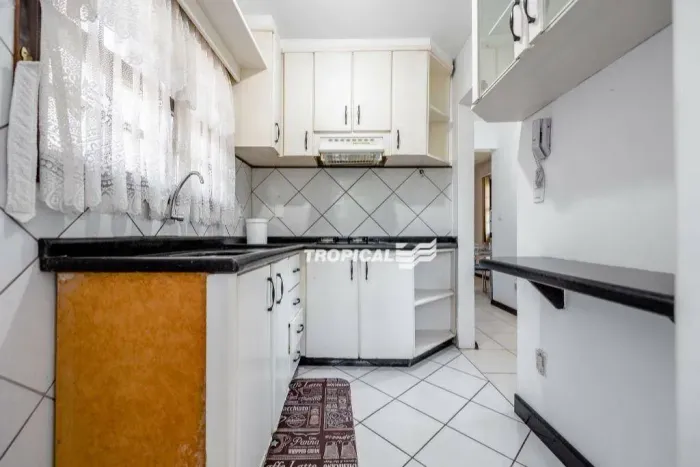 Apartamento com 2 dormitórios para alugar, 46 m² por R$ 1.600/mês - Velha - Blumenau/SC