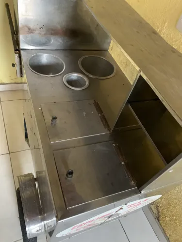 Carinho de cachorro quente