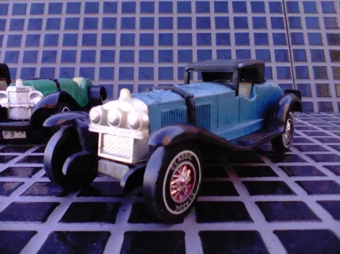 MINIATURA ANOS 80 - ALFA ROMEO TARGA 1932 H.W.08 - 5018 CLASSIC - Escala 1/36