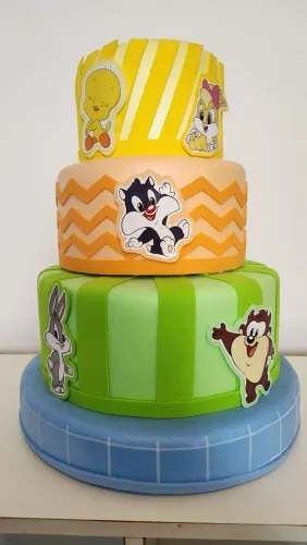 Display e Bolo Baby Looney Tunes