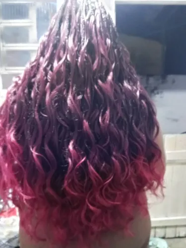Trancista e cabeleireira 