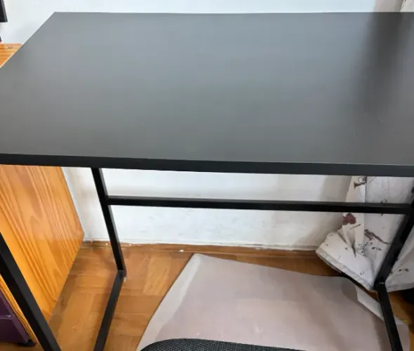 Conjunto mesa e cadeira de escritorio