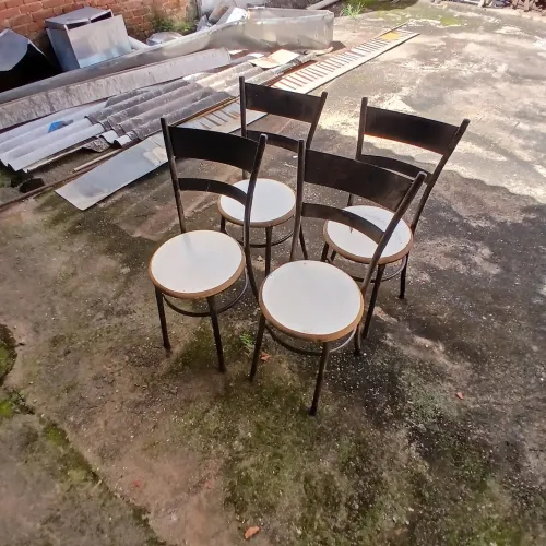 Conjunto 4 cadeiras de ferro