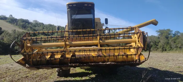 Colheitadeira New Holland