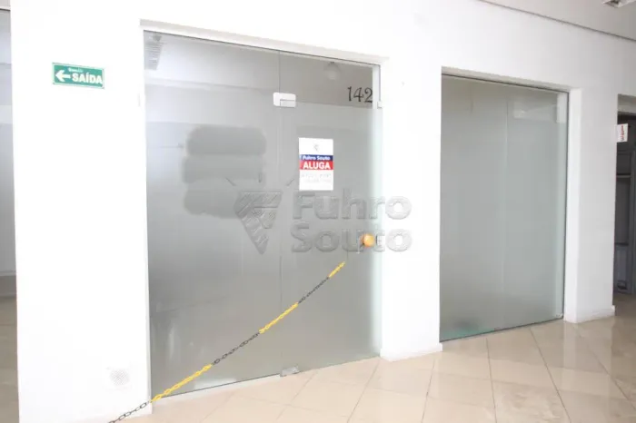Loja com Vitrine na Galeria Ary Signorini - Excelente Ponto Comercial no Centro de Pelotas