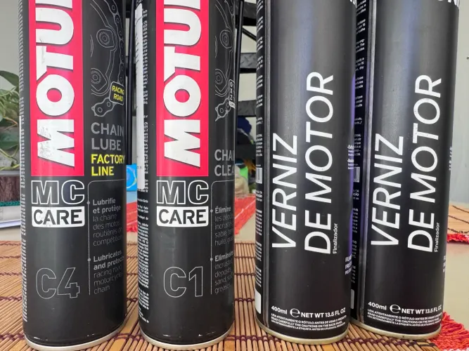 Kit Limpeza e Lubrificação Correntes Motul C1 + C4 + 2 Verniz Motor 