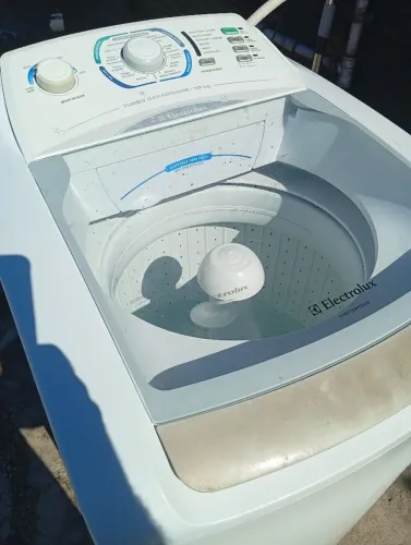 Máquina de lavar roupa Electrolux 10kg funcionando perfeitamente ótima máquina