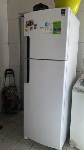 Geladeira Cônsul poucos meses de uso